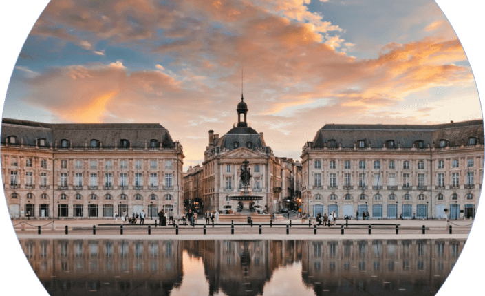 place avec miroir d'eau malraux